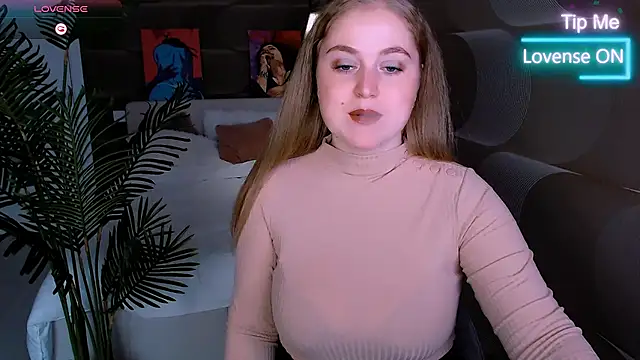 Snapshot of Kate_Moan chatting on 11-26-25, 07:42 Kate Moan online show from 11-26-25, 07:42