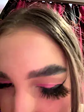 Snapshot of Marisaaasss chatting on 11-25-25, 01:22 Marisaaasss online show from 11-25-25, 01:22