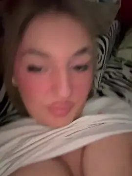 Snapshot of Marisaaasss chatting on 01-12-26, 01:27 Marisaaasss online show from 01-12-26, 01:27