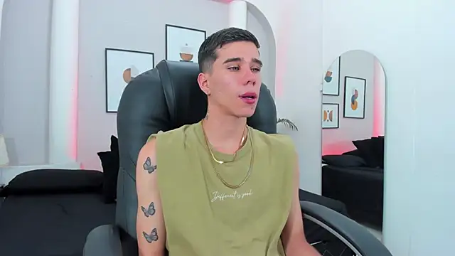 Snapshot of Gabo_white1 chatting on 12-02-25, 07:25 Gabo white1 online show from 12-02-25, 07:25