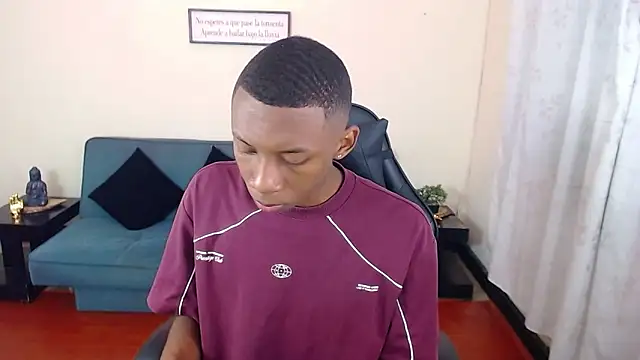 Snapshot of Miilo18 chatting on 12-02-25, 09:21 Miilo18 online show from 12-02-25, 09:21