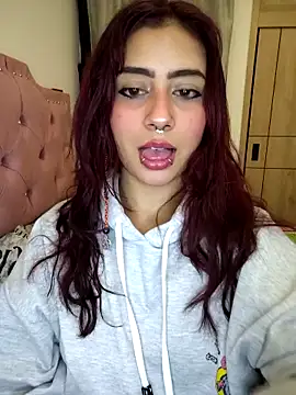 Sarah Lark- online show from 12-20-25, 01:12