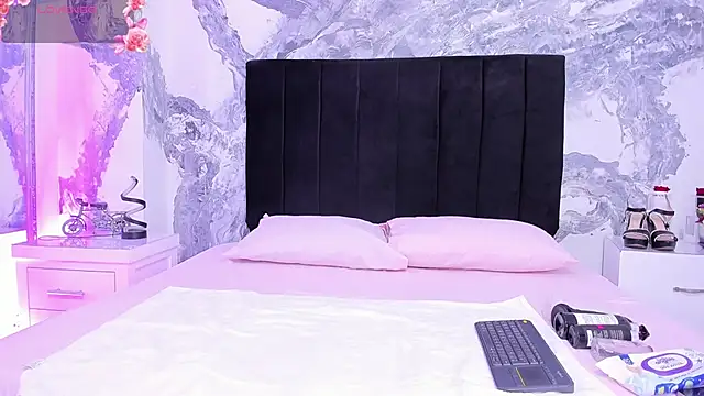 lilithDraven  online show from 12-23-25, 05:05