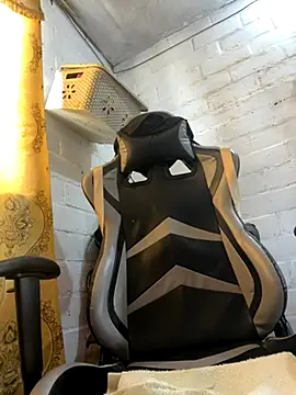 jessi bentz  online show from 11-15-25, 06:26