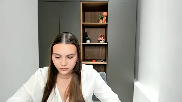 ElwandaMcilvain online show from 11-11-25, 07:41