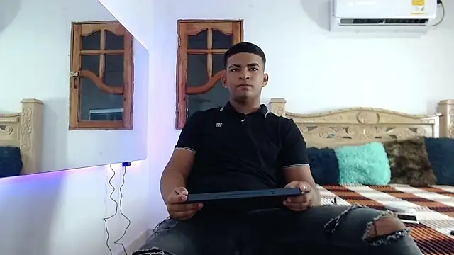 mathews    online show from 11-30-25, 02:48