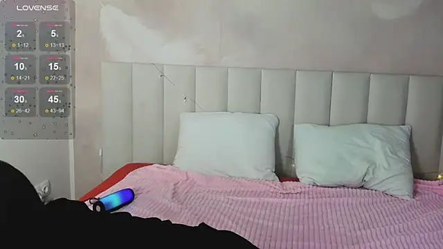 Lina Moony online show from 01-10-26, 08:49