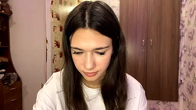 EunHendericks online show from 11-18-25, 10:52