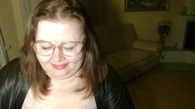 Natali-Gucci online show from 12-04-25, 11:13