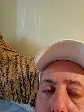 Snapshot of Body1978_M chatting on 11-16-25, 10:10 Body1978 M online show from 11-16-25, 10:10