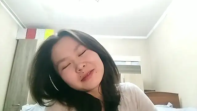 HuldaKye online show from 11-21-25, 01:32