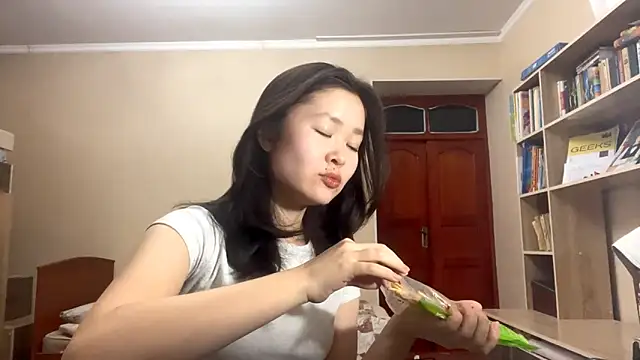 HuldaKye online show from 01-15-26, 02:32