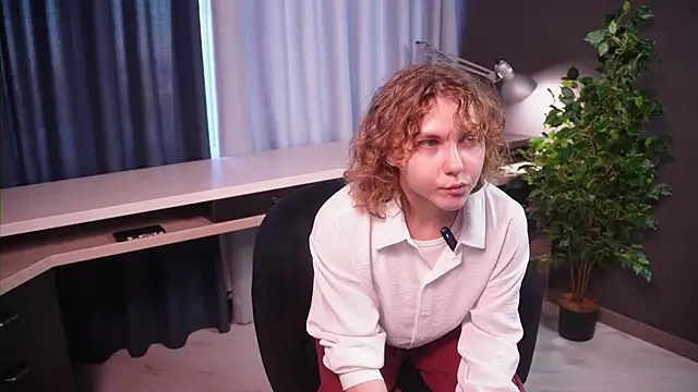 MinaBelsey online show from 11-18-25, 02:39