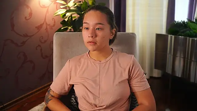 ArleenVizena online show from 11-14-25, 04:44