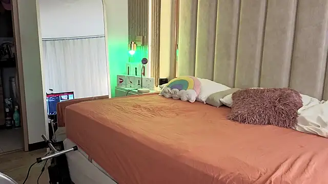 Snapshot of Iamnyxy chatting on 12-04-25, 11:08 Iamnyxy online show from 12-04-25, 11:08