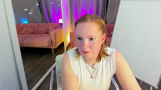 Snapshot of Elizabeth_Walson chatting on 11-14-25, 02:38 Elizabeth Walson online show from 11-14-25, 02:38