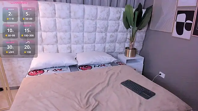 Snapshot of Atenea_Velle chatting on 03-03-26, 01:50 Atenea Velle online show from 03-03-26, 01:50