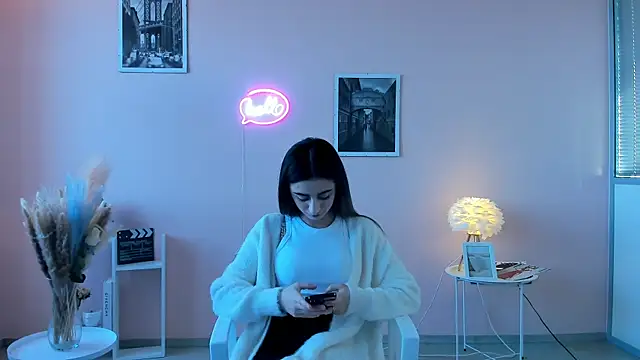 Snapshot of TovaNicometo chatting on 11-16-25, 08:20 TovaNicometo online show from 11-16-25, 08:20