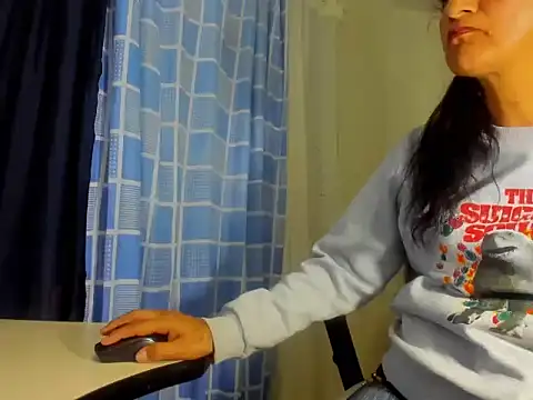 Snapshot of Tiff_Dirty69 chatting on 11-28-25, 05:32 Tiff Dirty69 online show from 11-28-25, 05:32