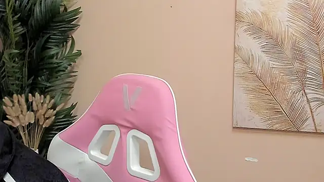 Snapshot of TawnyOkane chatting on 11-13-25, 09:41 TawnyOkane online show from 11-13-25, 09:41