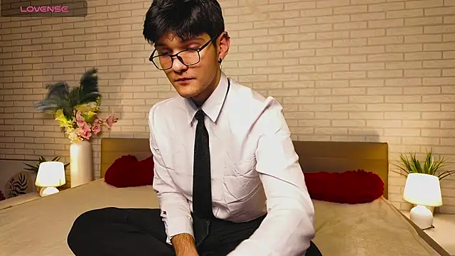 Snapshot of LiamRivers chatting on 11-14-25, 02:05 LiamRivers online show from 11-14-25, 02:05