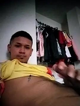 Snapshot of Chris____Col chatting on 11-19-25, 06:19 Chris Col online show from 11-19-25, 06:19