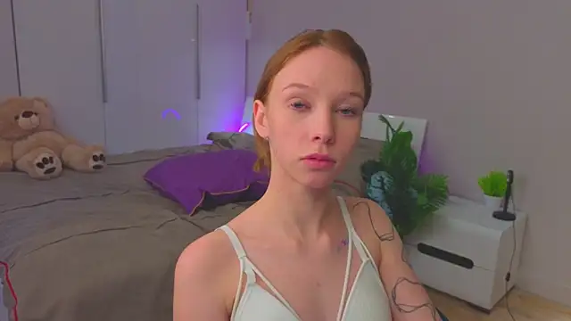 LilyPoetry  online show from 11-22-25, 03:44