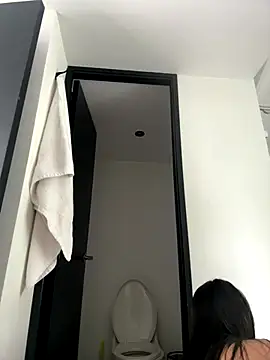 Hannaah wood online show from 12-20-25, 07:54