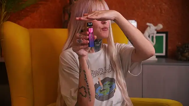 IsauraGarratt online show from 11-13-25, 12:15