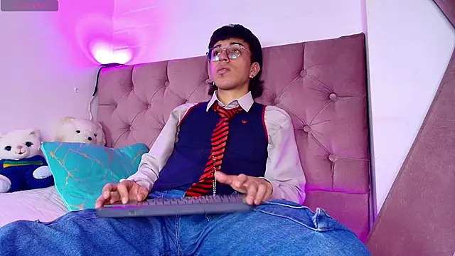 Davel Svetla online show from 11-18-25, 03:12