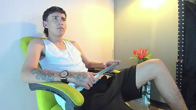 Snapshot of Xanderr_owen2 chatting on 01-07-26, 07:49 Xanderr owen2 online show from 01-07-26, 07:49