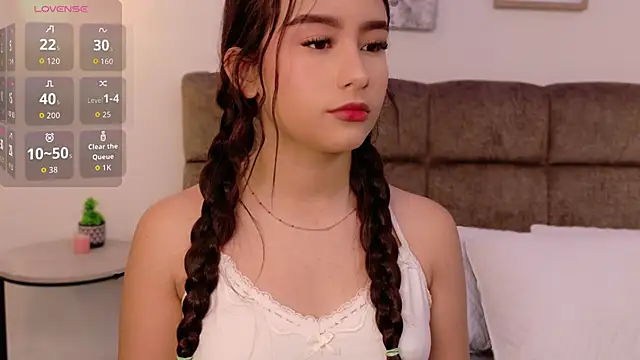 Sophie Honey18 online show from 11-29-25, 01:47