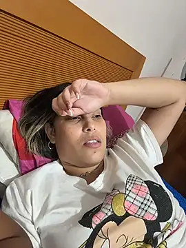 Snapshot of Anna_Bitch_Disgusting chatting on 11-21-25, 05:06 Anna Bitch Disgusting online show from 11-21-25, 05:06