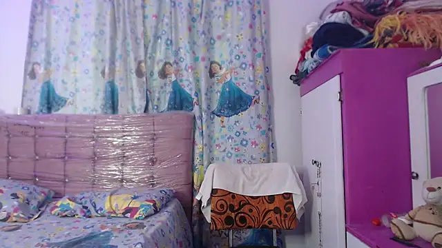 AishaOwens online show from 12-18-25, 07:31