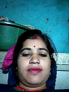 Hot kamla online show from 11-18-25, 06:51