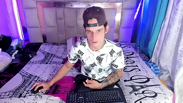 Sexybigjefffx online show from 11-21-25, 10:08