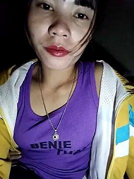 Snapshot of gugu0022 chatting on 11-27-25, 12:29 gugu0022 online show from 11-27-25, 12:29