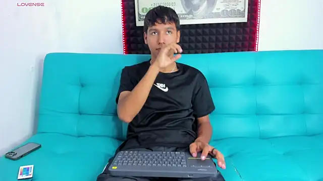 Snapshot of Carl-Milton chatting on 11-15-25, 12:19 Carl-Milton online show from 11-15-25, 12:19