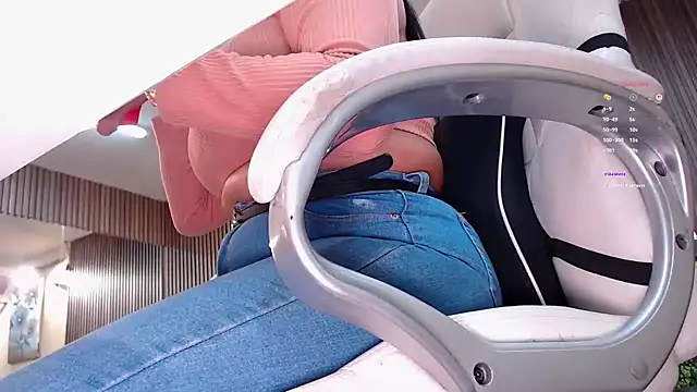 ElliSmith online show from 12-16-25, 08:03