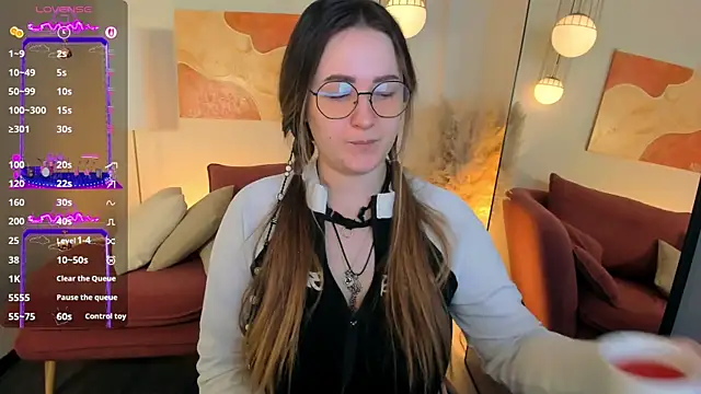 EmmaBloomm online show from 12-13-25, 08:58