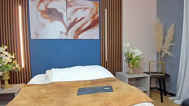 Snapshot of two_on_fire chatting on 11-15-25, 07:21 two on fire online show from 11-15-25, 07:21