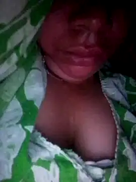 Snapshot of isha_sharma2002 chatting on 11-17-25, 12:16 isha sharma2002 online show from 11-17-25, 12:16