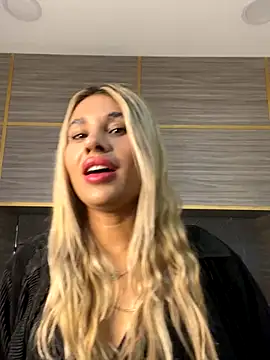 Snapshot of Amber-Blake chatting on 11-21-25, 03:22 Amber-Blake online show from 11-21-25, 03:22