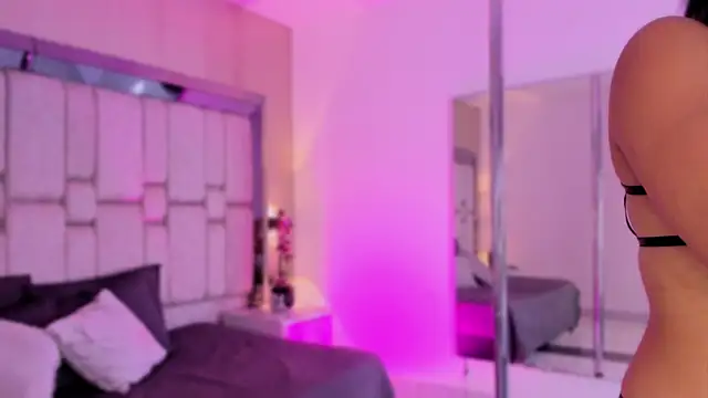 SnakeMuse online show from 12-04-25, 03:49