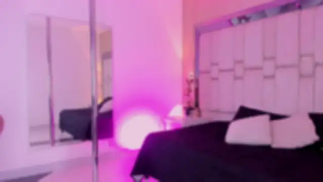 SnakeMuse online show from 12-20-25, 04:08