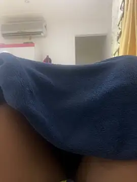 Snapshot of olicaroo chatting on 11-25-25, 11:16 olicaroo online show from 11-25-25, 11:16