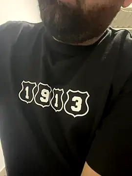 julianlondo111 online show from 12-23-25, 05:16