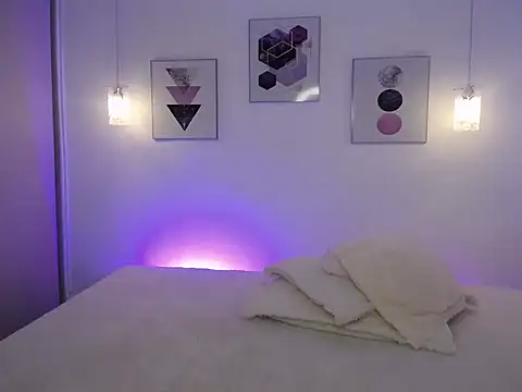 selene rouse  online show from 11-25-25, 01:27