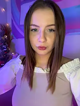 Snapshot of LoKIRAve chatting on 12-17-25, 09:48 LoKIRAve online show from 12-17-25, 09:48