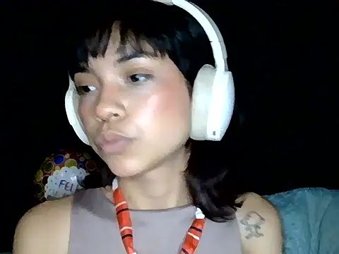 Snapshot of Lily_Sex chatting on 12-15-25, 11:36 Lily Sex online show from 12-15-25, 11:36